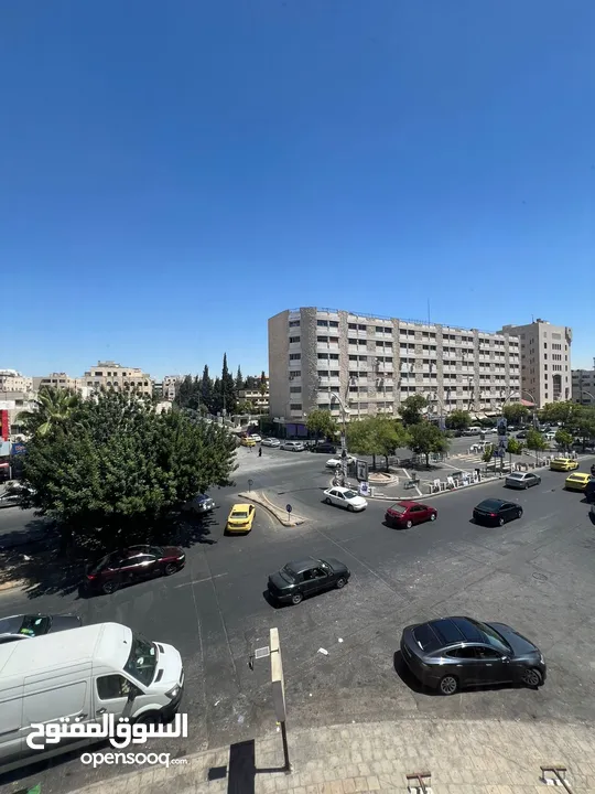 مكاتب للايجار بمساحات مختلفة
