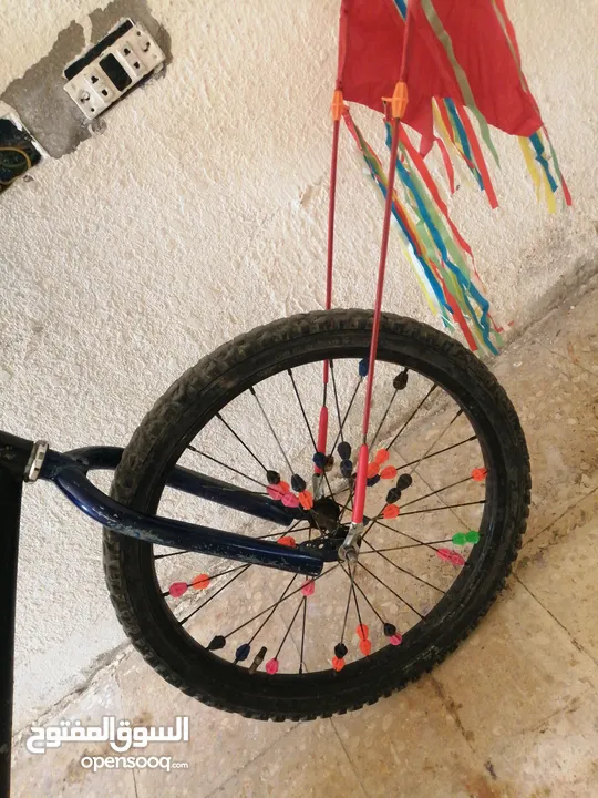 بسكليت جنط 20 عليها جنزير سدر