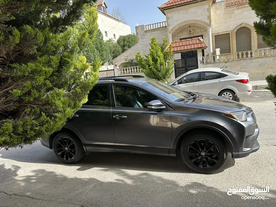 Toyota RAV4 limited edition Black edition 2017 AWD 4x4