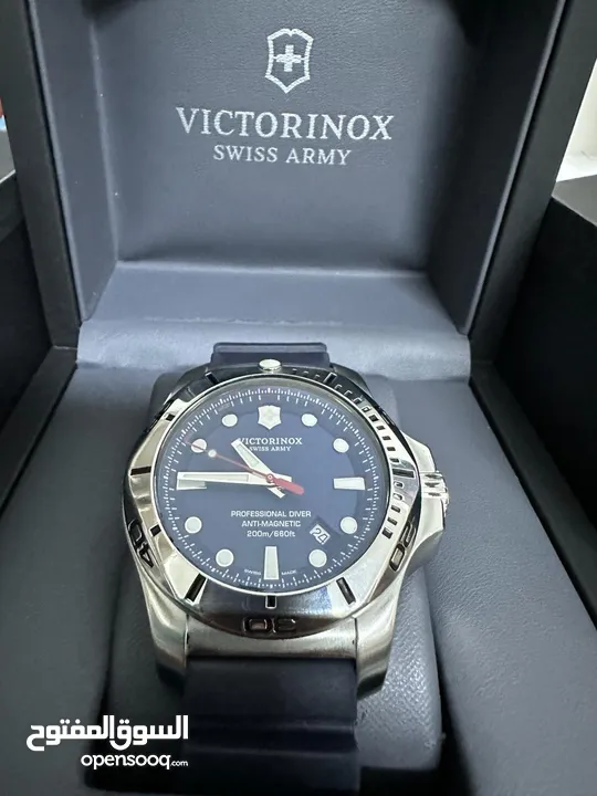 ساعة  للبيع Victorinox