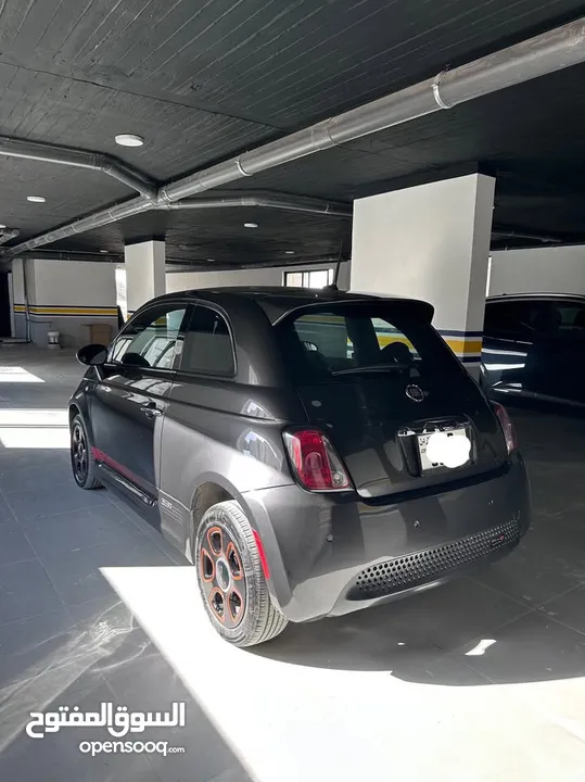 FIAT 500e  2015 67% عمر البطارية ماشية 170000 بتمشي من 110 الى 130 كم بالشحنة