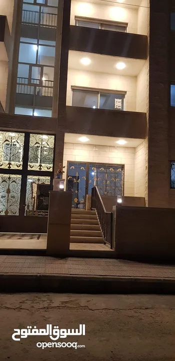 شقة شبه أرضي بسعر مغري جدا جدا جدا  للبيع المستعجل