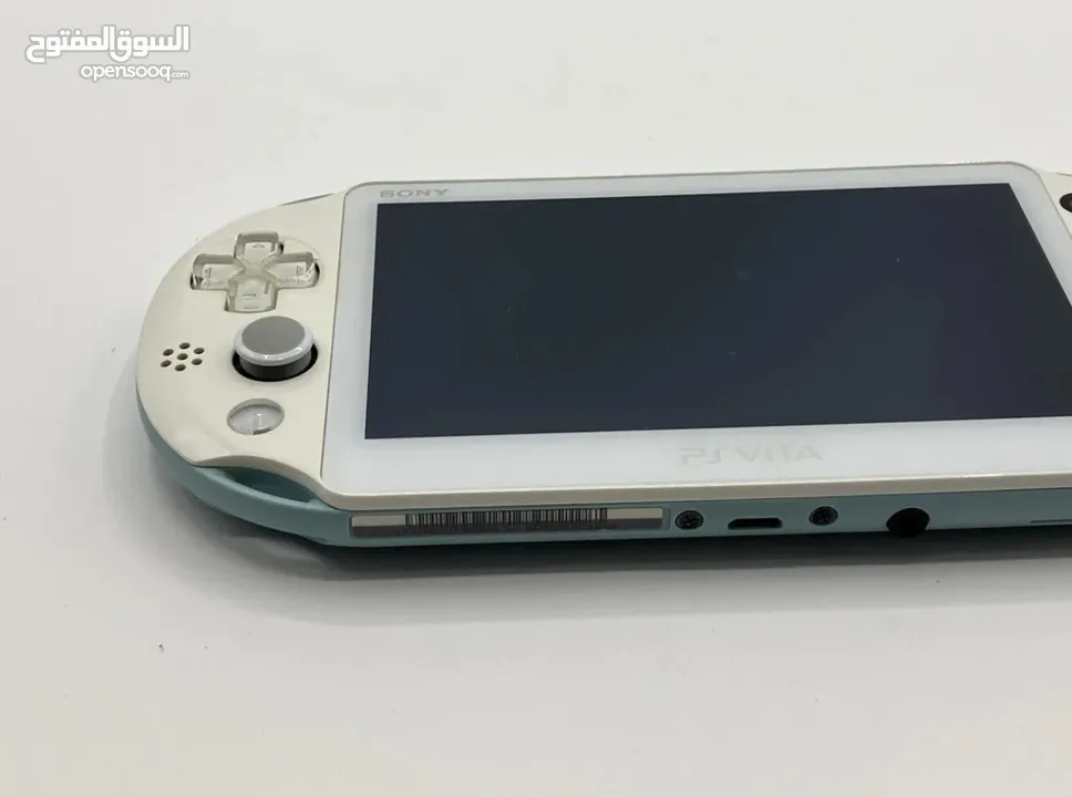 psvita بي اس فيتا اللون ابيض و ازرق ، مستعمل خفيف .