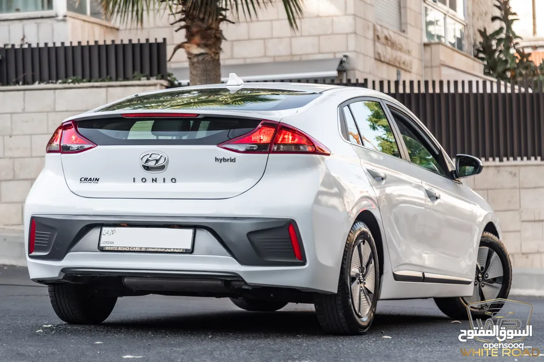 Hyundai Ioniq Hybrid 2021  السيارة وارد كوريا و بحالة ممتازة جدا و قطعت مسافة 135,000 كيلو متر