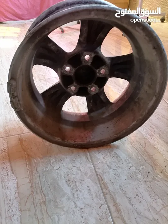 جنط باص H100 بحالة جيدة للبيع بسعر 50