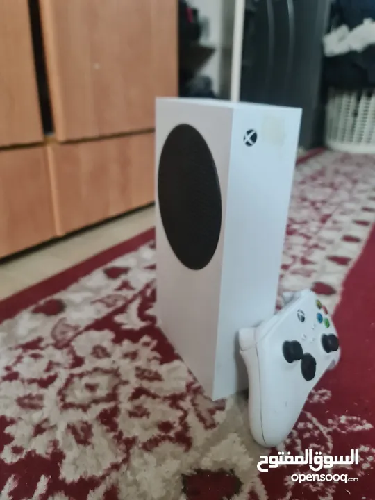 Xbox series s بحالة ممتازة للبيع