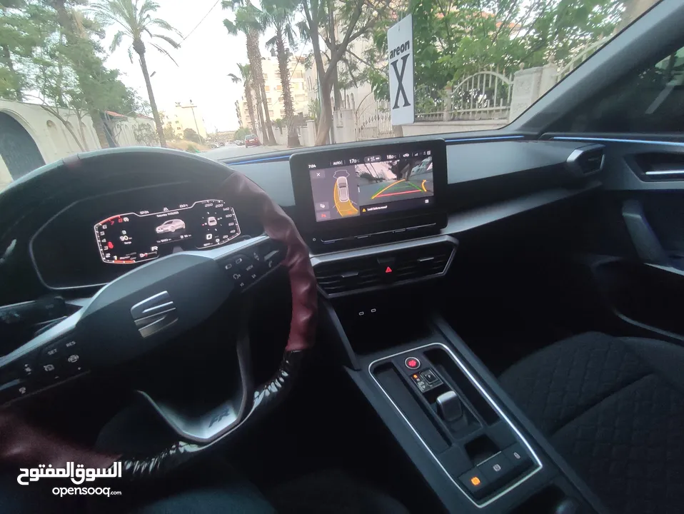 سيات ليون اف ار فل اضافات ماعدا الفتحة  محرك1500بنزين اتوماتيك