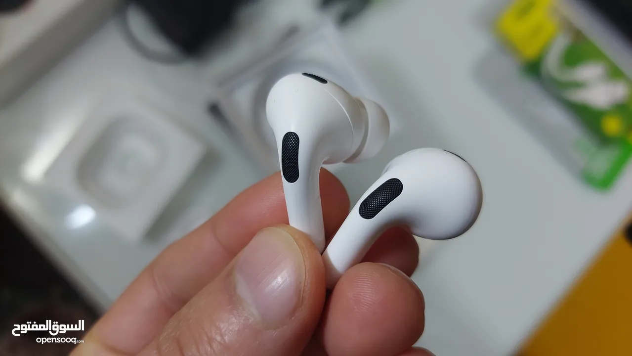 سماعة airpods G2 الاصدار التانى سيمى اوريجينال لسماعة apple  يعنى نسخه طبق الاصل من سماعة ابل