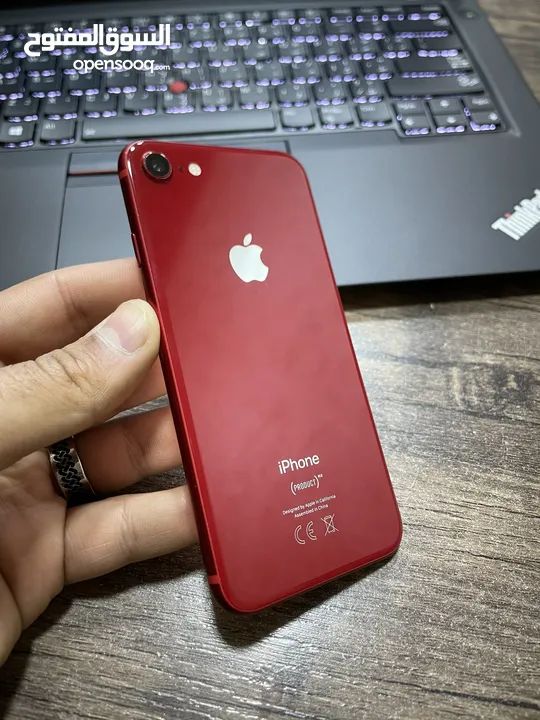 ايفون 8 لون احمر بحالة لجديد بطارييه 86 الاصليه