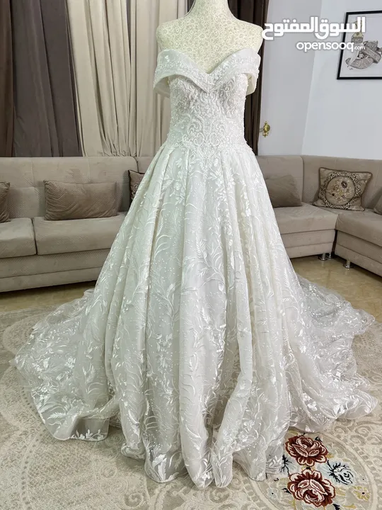 فستان زفاف للاجار او البيع
