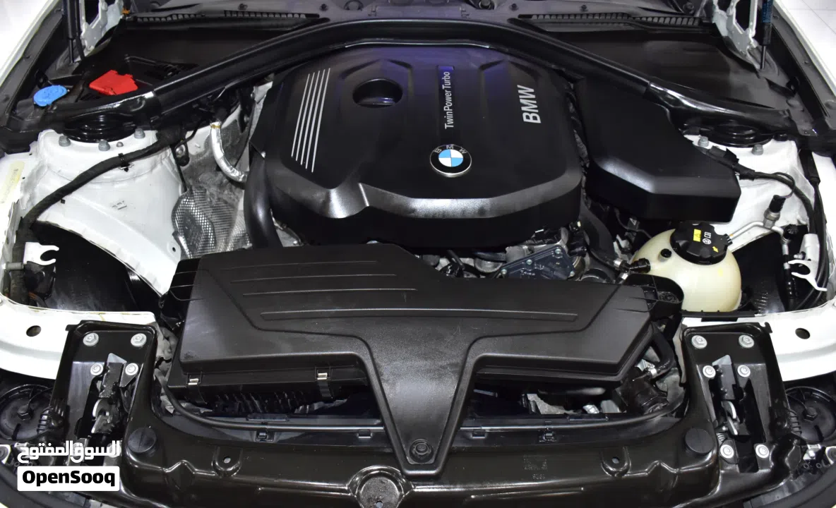 BMW 318i ( 2017 Model ) in White Color GCC Specs