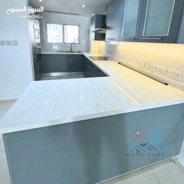 AL MOUJ  BEAUTIFUL 3BR TOWN HOUSE IN PRIME LOCATION