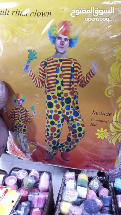 لباس كلاون معها قناع وباروكه مجانا زمتوفر توصيل