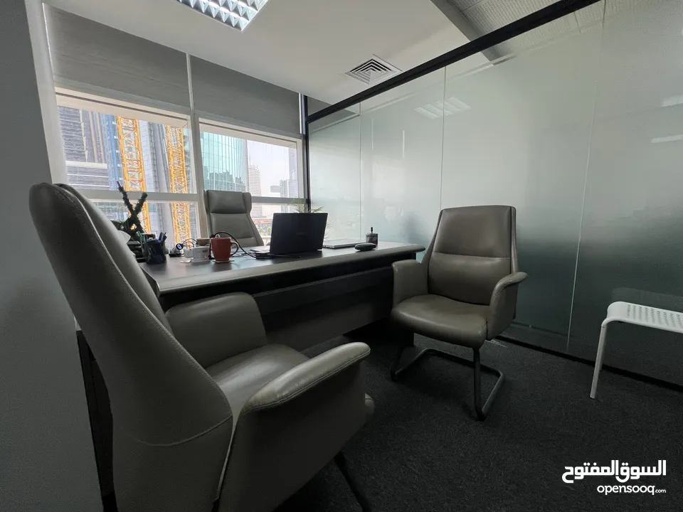 عفش مكتب كامل بحالة ممتازة- Full office furniture with excellent condition.