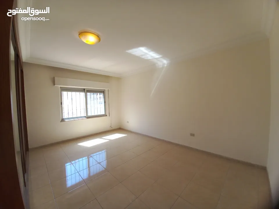شقة غير مفروشة للإيجار 400م2 ( Property 19553 )-174847773