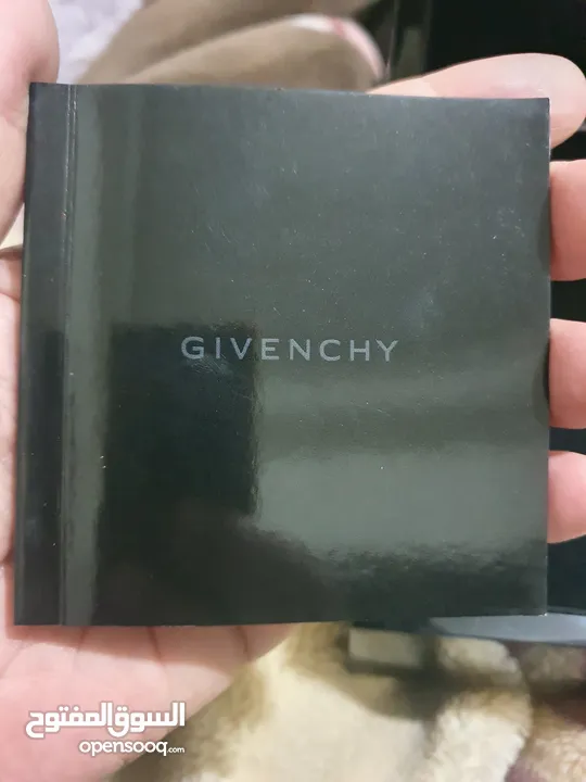 Givenchy  Five Shark Swiss Made جيفنشي صنع سويسري أصلية جديدة
