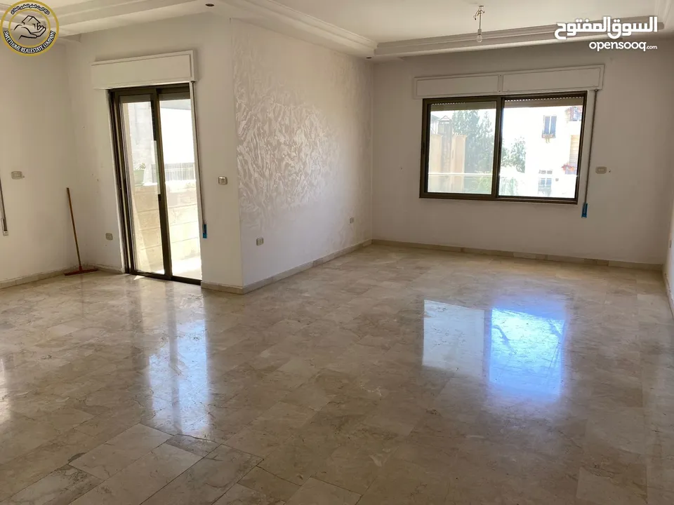 شقة طابقية مميزة للبيع في دير غبار طابق اول 275م تشطيب سوبر ديلوكس بسعر مغري