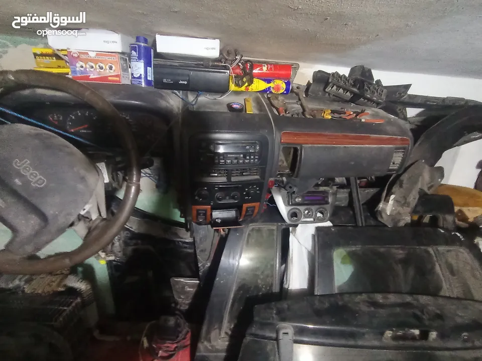 قطع جيب جراند شيروكي من موديل 1999 لا 2004 ///