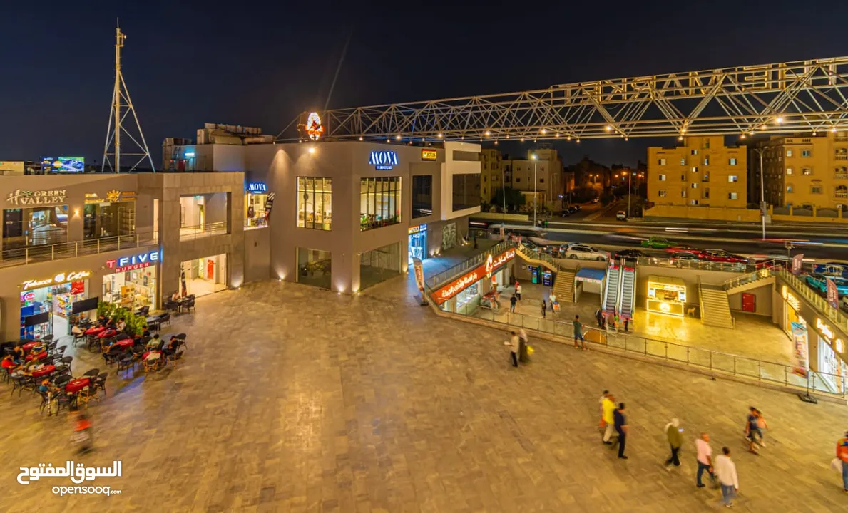 محل متأجر للبيع في the market mall القاهره الجديده علي جمال عبدالناصر مباشره عائد شهري+زياده سنويه