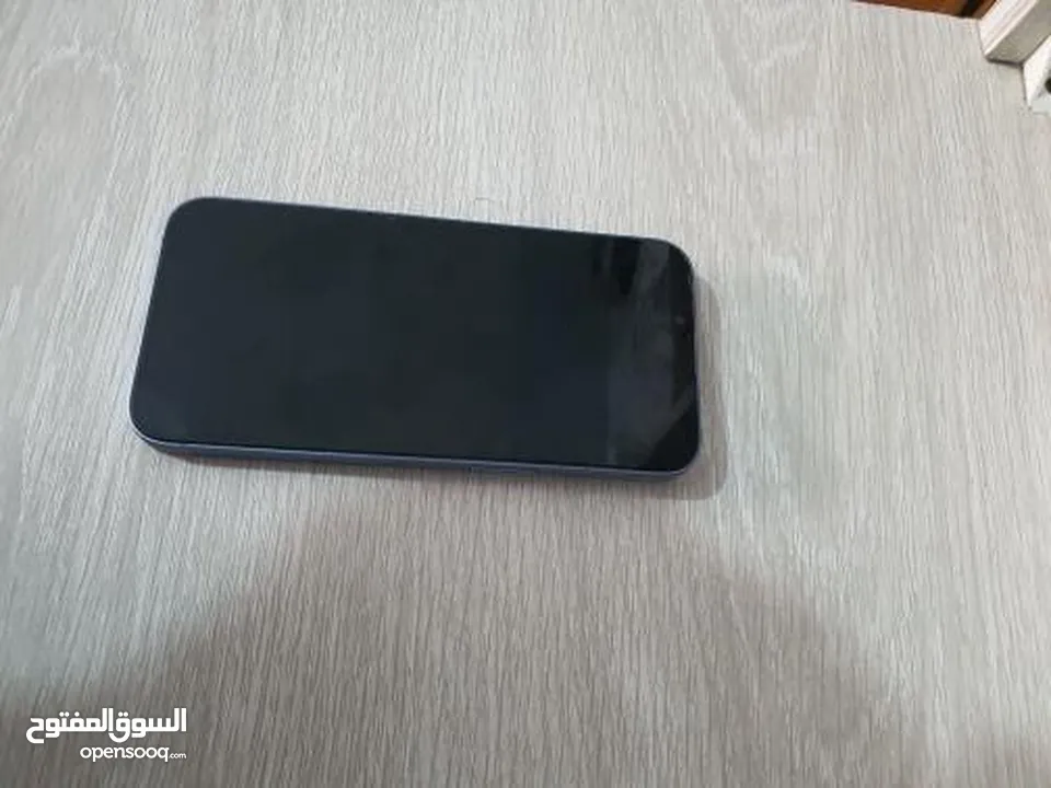 ايفون 14الجهاز لسا بكفالته ومافي خدش صغير