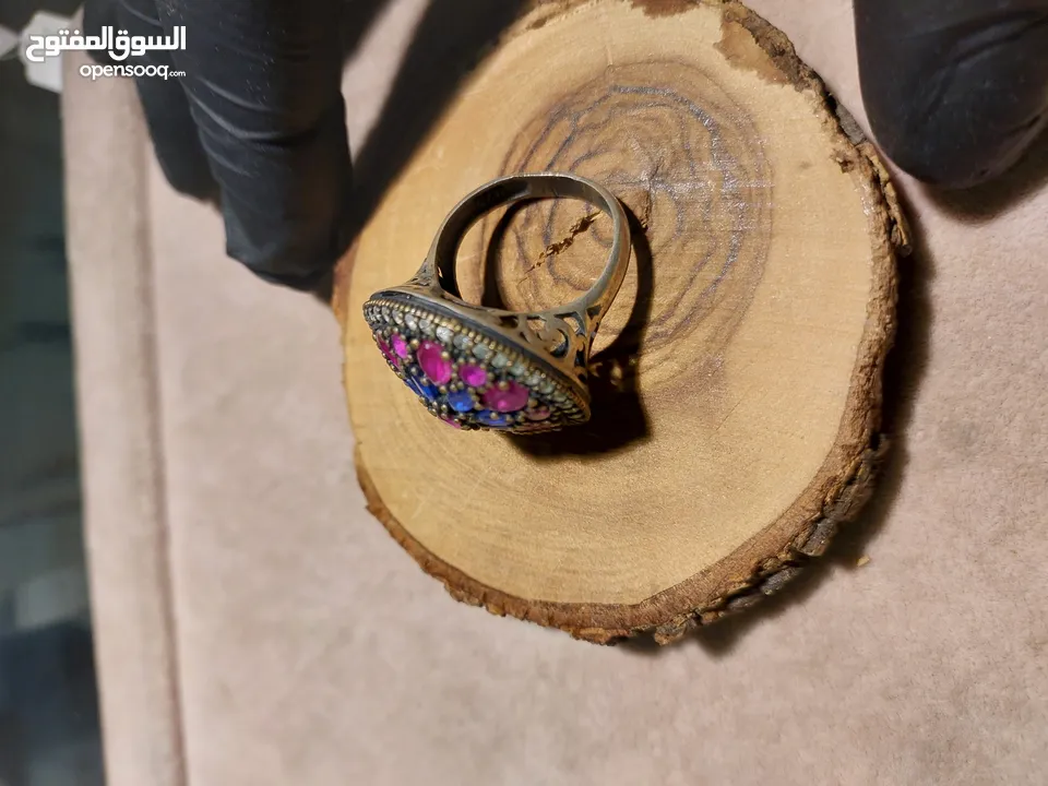 فضيات و احجار كريمه
