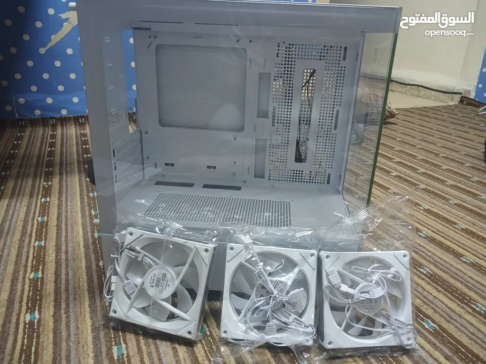 كيس ابيضg35+ثلاثة مراوح لون ابيض RGB