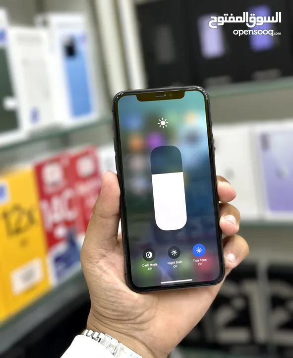 أقوى عرض : iPhone 11 pro 256gb هواتف نظيفة بحالة الوكالة بدون اي شموخ أو مشاكل مع ضمان و ملحقات