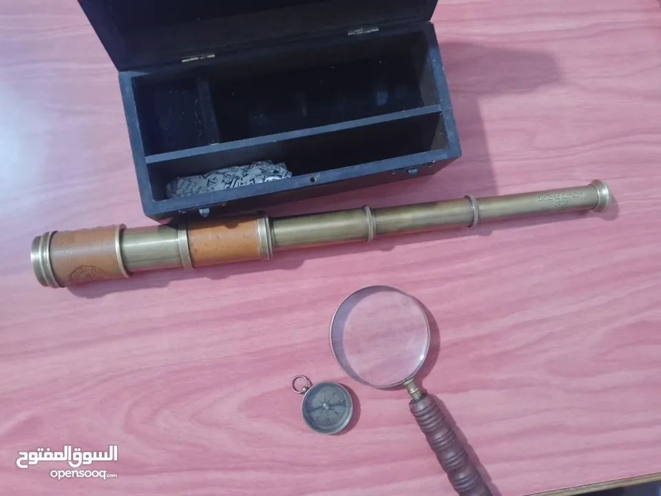 منظار مع بوصلة وعدسة كلها نحاس