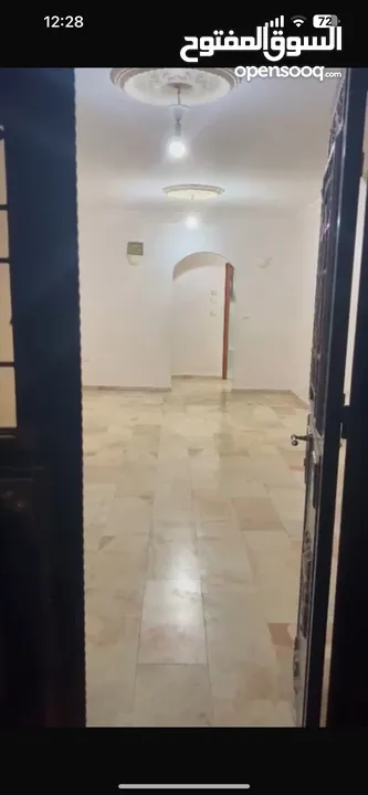 ثلاث غرف نوم غير مفروشة للايجار