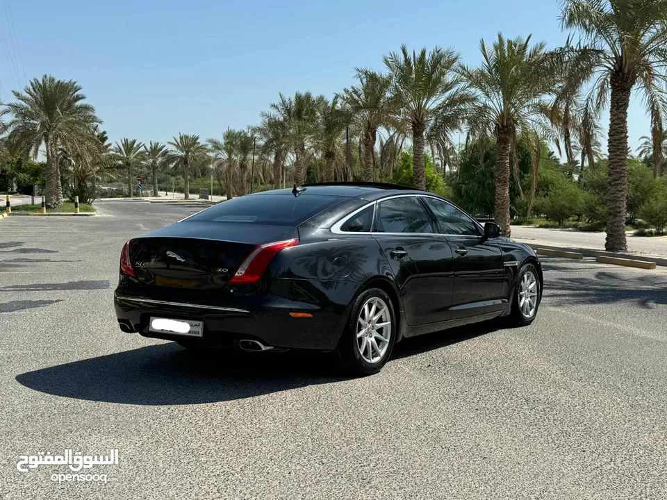 Jaguar XJL 2014 (Grey)