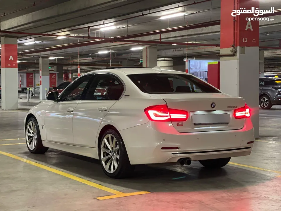 BMW 330e 2017 بحالة الوكالة بسعر مغري