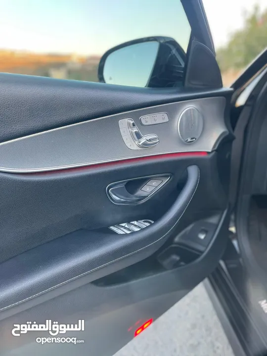 Mercedes benz E300 بحالة الوكالة