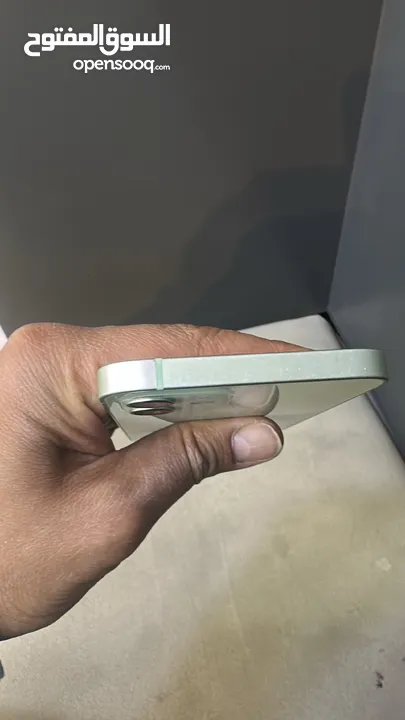 iPhone 12 64 GB  البطاريات من 88-93 مكفول اسبوعين