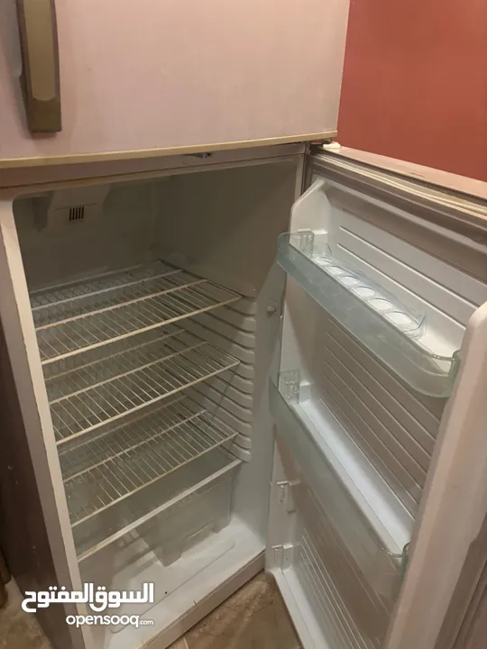 للبيع ثلاجه بحاله الوكاله