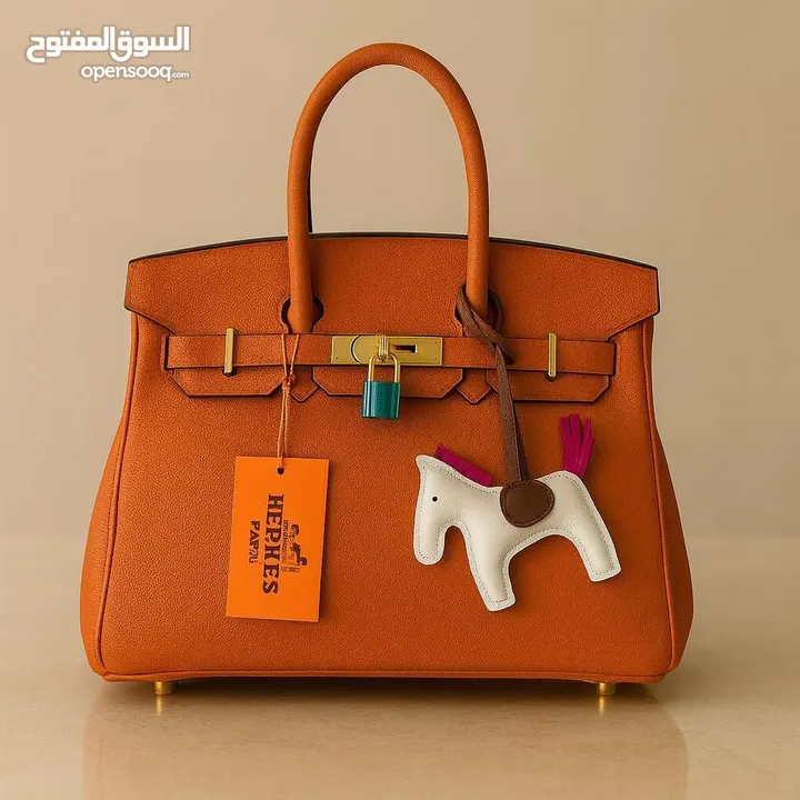 متجر لبيع الحقائب جملة و مفرق توصيل الى جميع انحاء البلاد