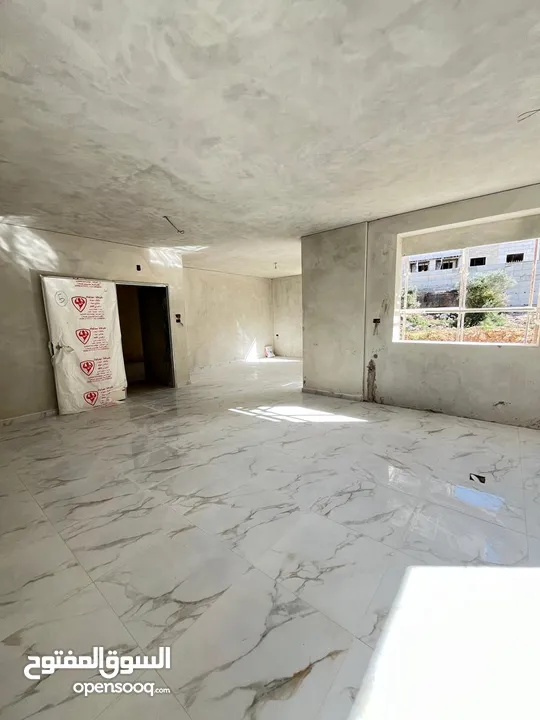 tira palace