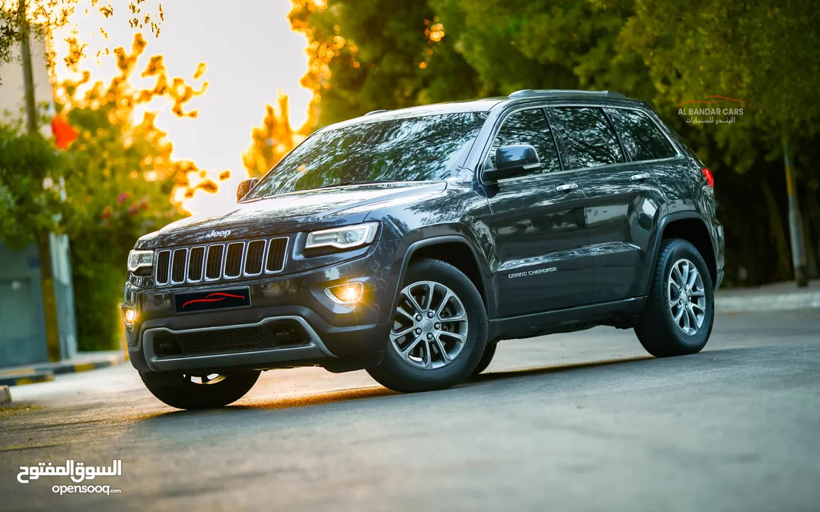 JEEP GRAND CHEROKEE 2014 Excellent Condition Grey