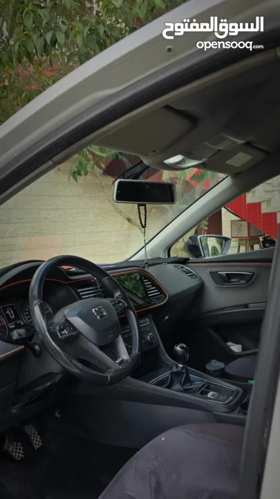 سيات ليون 2017  للبيع