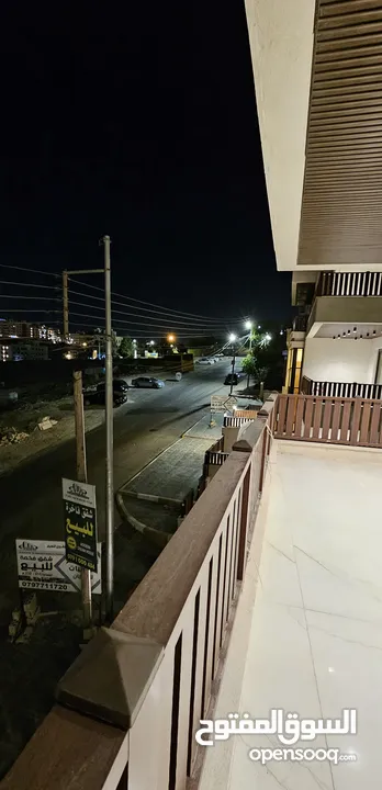 شقه مميزه للبيع طابق اول بسعر مغري من المالك مباشره