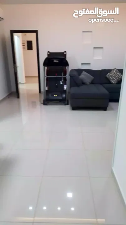 شقة للإيجار بالارسال طابق ثالث