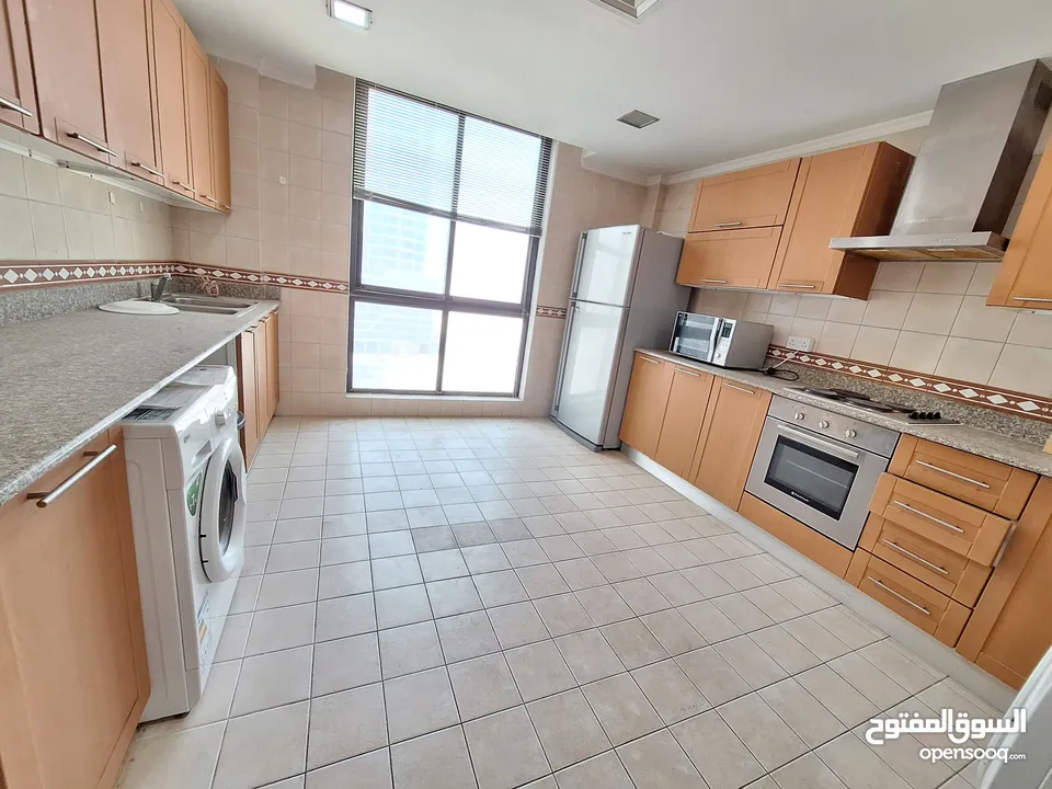 Limited Offer!! Duplex 3 Bhk  Extremely Spacious  Closed kitchen  Natural Light