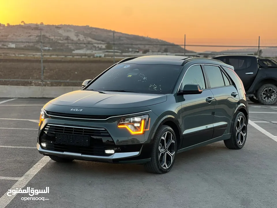 كايا نيرو  هايبرد (بنزين+كهرباء ) فل الفل  فتحة سقف  لون مميز اضافات مميزة  2022