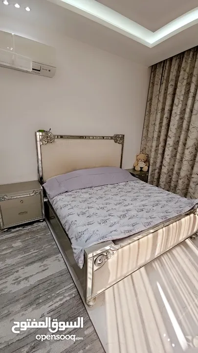 Bedroom /  غرفة نون لشخصيين