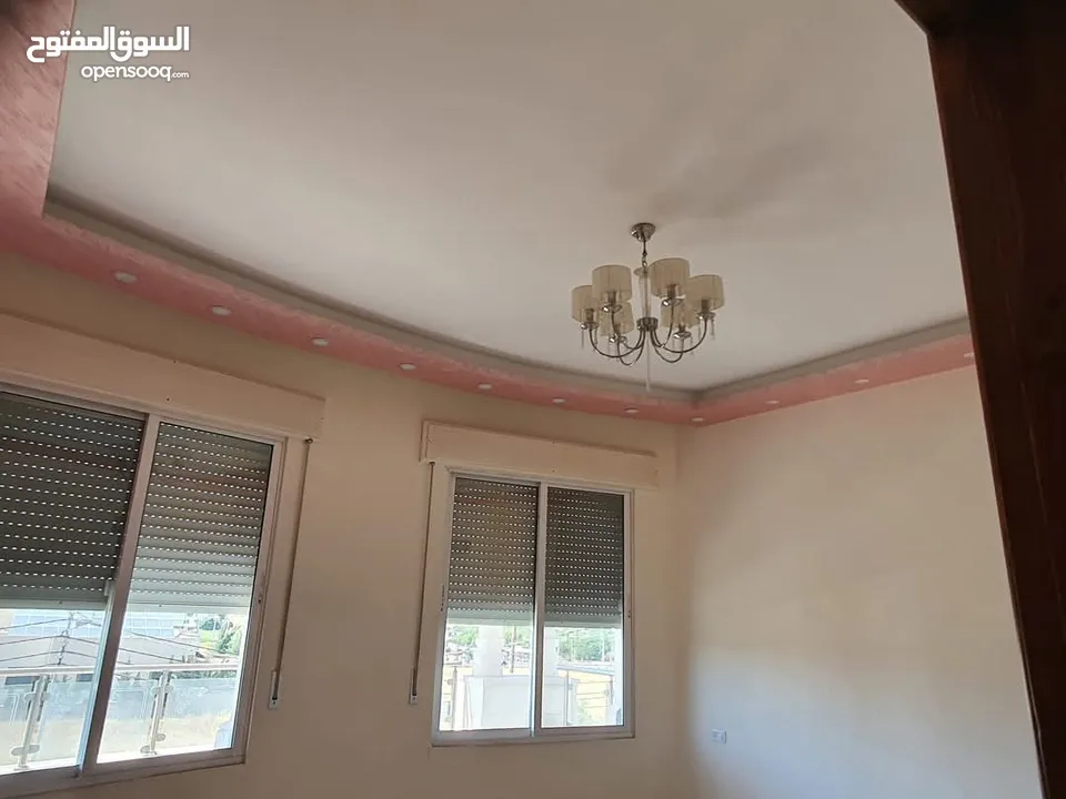 شقة ضمن فيلا طابق ثاني للايجار اربد