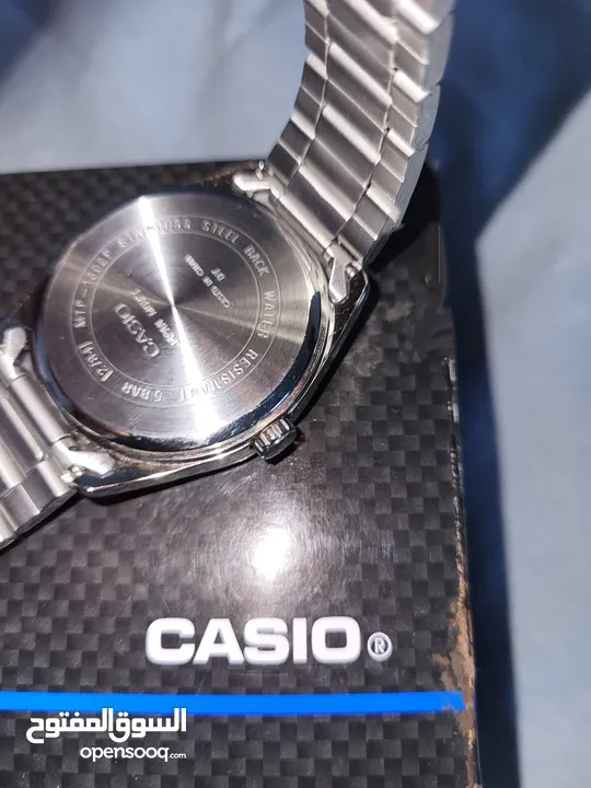 montre casio oroginal neuf