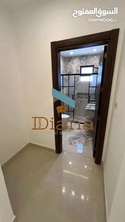 شقة فاخرة للإيجار – لم تُسكن من قبل  طريق المطار - البنيات - 4 نوم - 2 ماستر