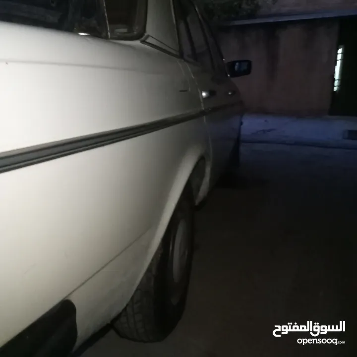 مرسيدس e200 لف (التواصل على الرقم الموجود داخل الاعلان فقط )