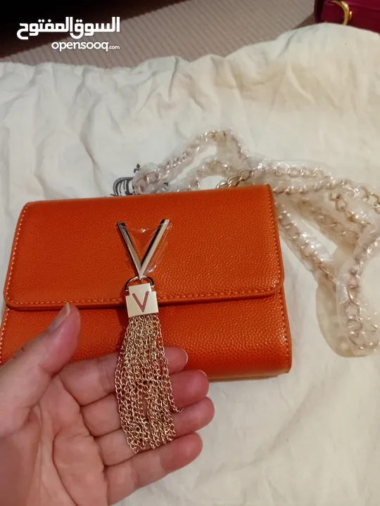 شنطة يد من فالنتينو أصلية- Valentino habd bag