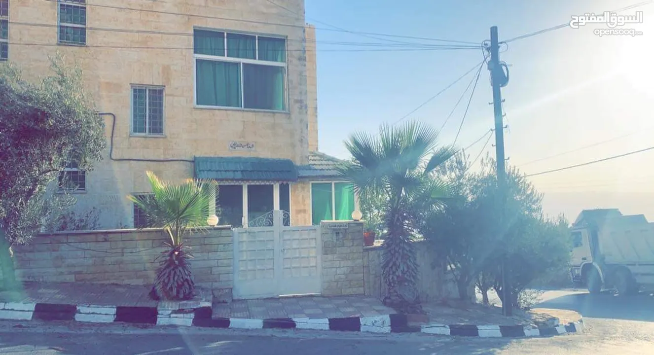 بيت مستقل على شارعين مُطل بسعر مغري جداً