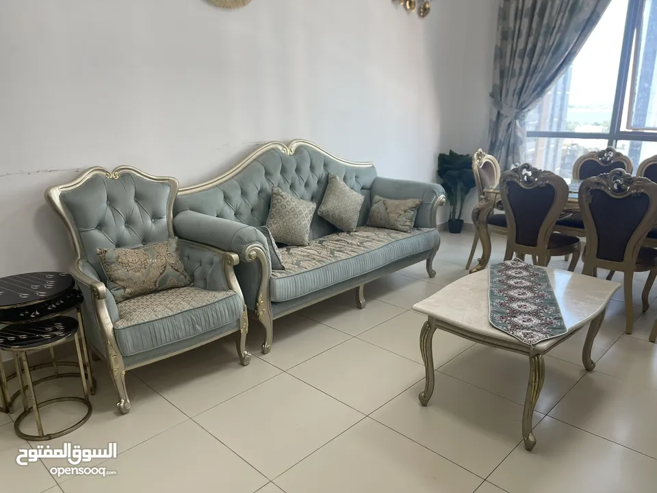 طقم كنب تركي اصلي من 8 كراسي وطاولة نص مع اثنين طاوله جانبيه / ‏ Turkish Sofa Set with 8 Seats